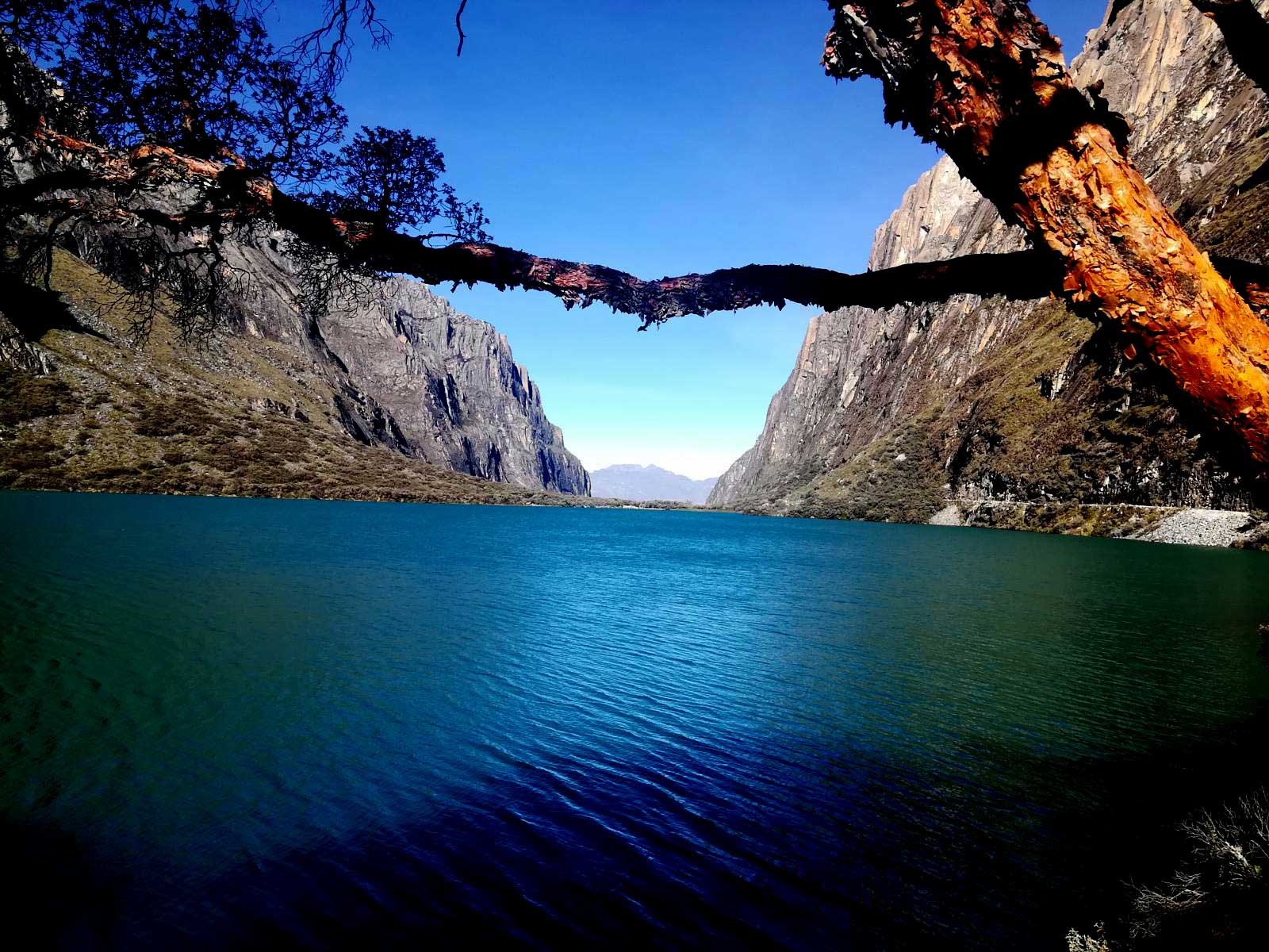 Laguna Urus (Uruscocha) — cerca del Hotel Morales, Huaraz